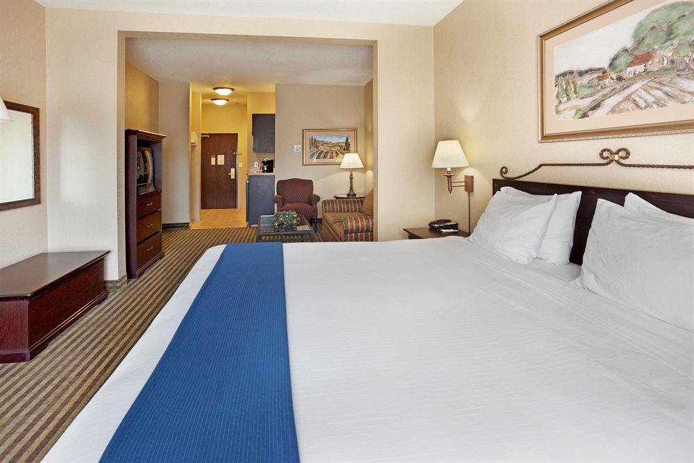 Holiday Inn Express Hotel & Suites Marina By Ihg Habitación foto